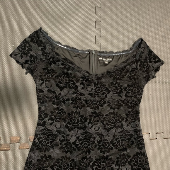 Guess Lace Dress - Picture 7 of 7